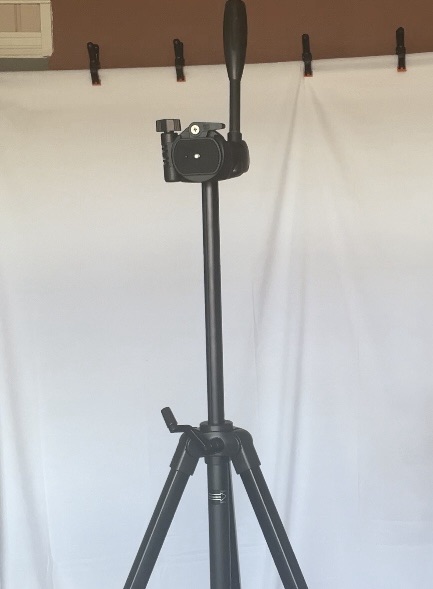 Velbon ex-530 tripod for how to set up your own photography studio at home for influensers, youtubers, models and small business owners